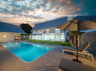 Pattaya, Pattaya, 5 Bedrooms Bedrooms, ,6 BathroomsBathrooms,House,For Sale,2135 Pattaya, Pattaya, 5 Bedrooms Bedrooms, ,6 BathroomsBathrooms,House,For Sale,2135