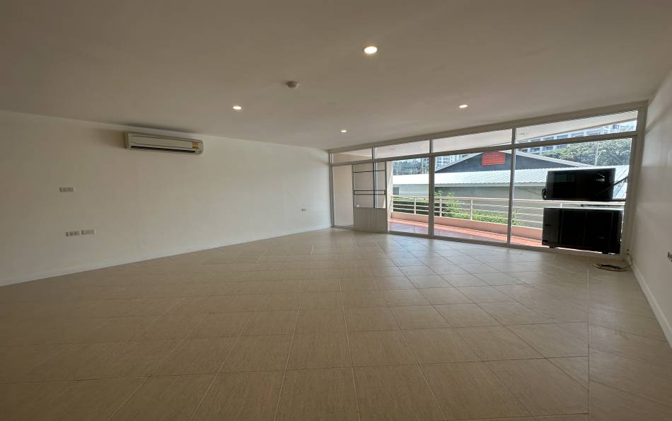 Condo for sale on Pratumnak, Executive Residence 4 condo for sale, ground floor condo for sale in Pattaya, Pratumnak condo for sale, Property Excellence