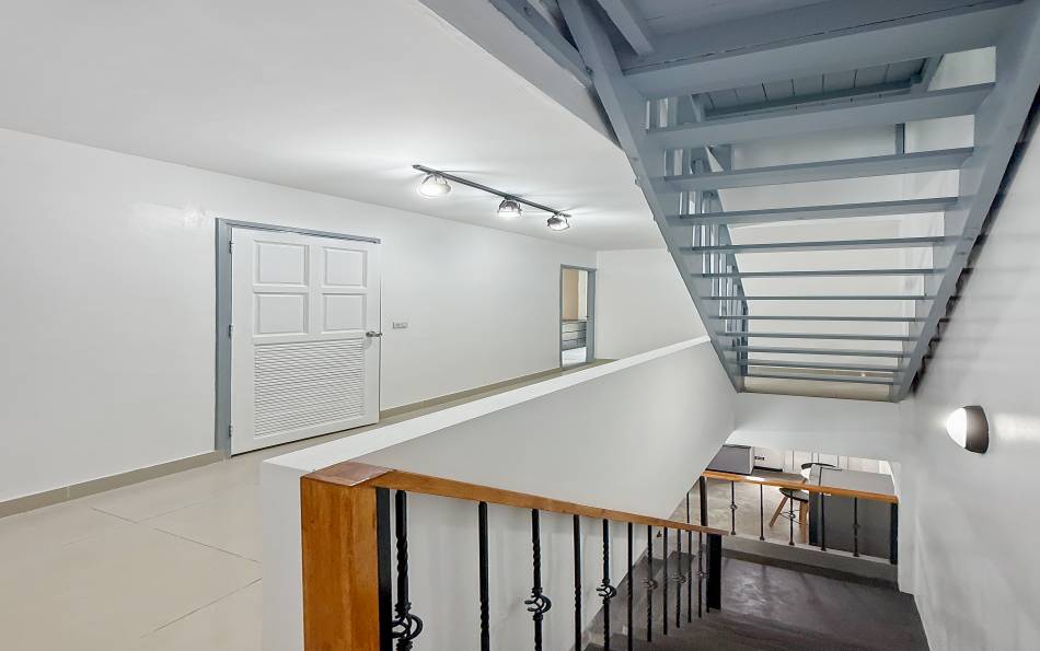 Pattaya, 4 Bedrooms Bedrooms, 0 ,2 BathroomsBathrooms,House,For Rent,0,2168