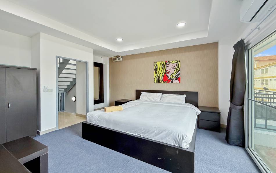 Pattaya, 4 Bedrooms Bedrooms, 0 ,2 BathroomsBathrooms,House,For Rent,0,2168