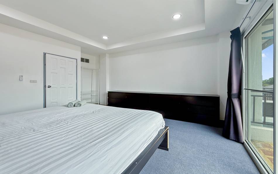 Pattaya, 4 Bedrooms Bedrooms, 0 ,2 BathroomsBathrooms,House,For Rent,0,2168