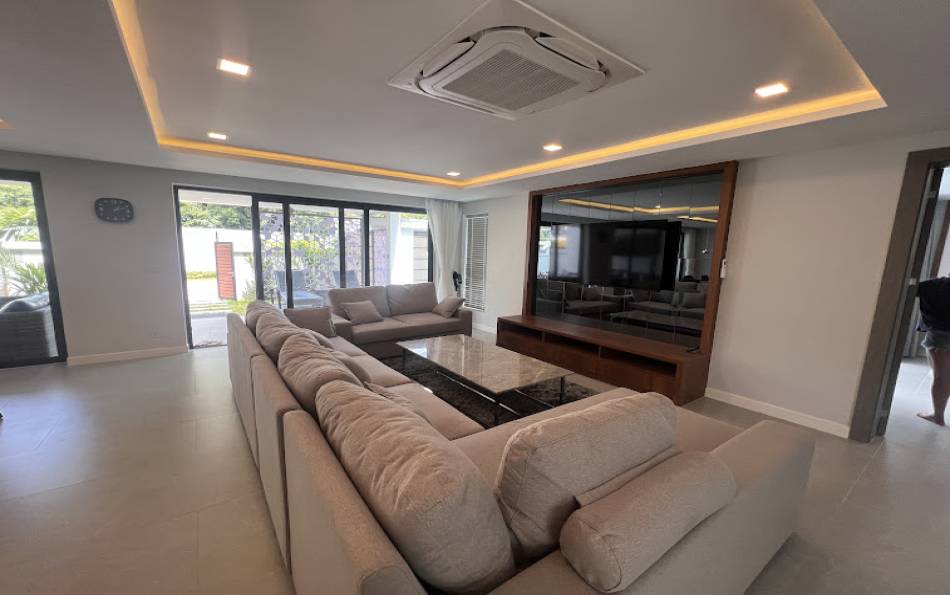 Pattaya, 5 Bedrooms Bedrooms, ,4 BathroomsBathrooms,House,For Sale,2661