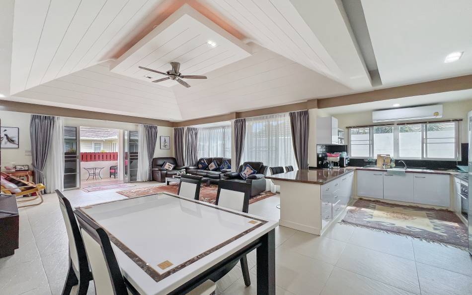Pattaya, 3 Bedrooms Bedrooms, ,3 BathroomsBathrooms,House,For Sale,2692
