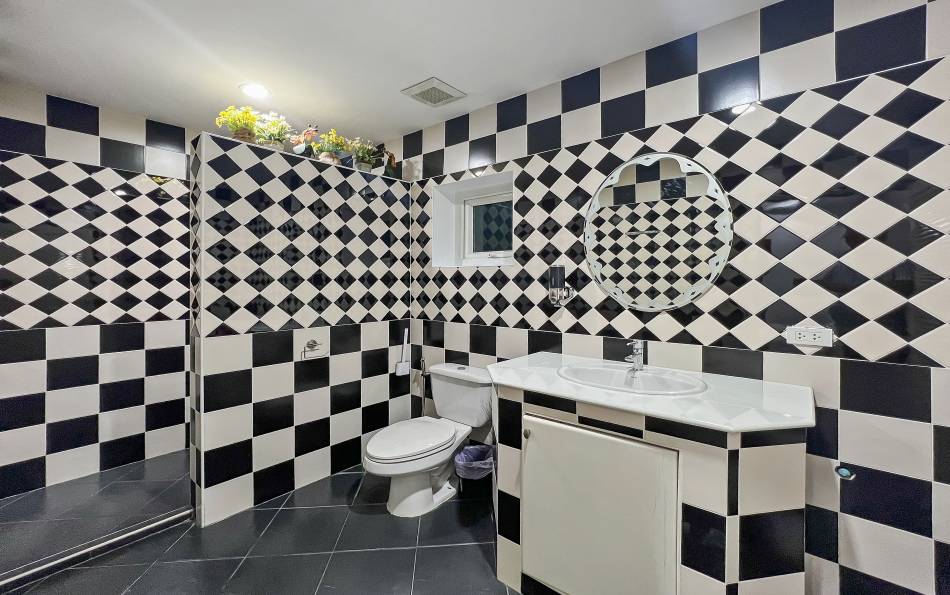 Pattaya, 10 Bedrooms Bedrooms, ,7 BathroomsBathrooms,House,For Rent,2718