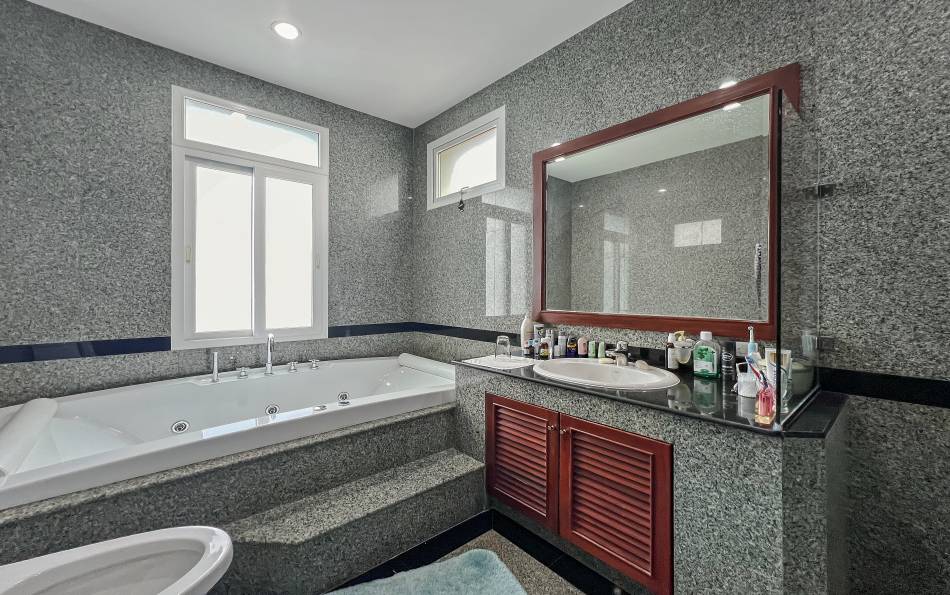 Pattaya, 6 Bedrooms Bedrooms, ,7 BathroomsBathrooms,House,For Sale,2719