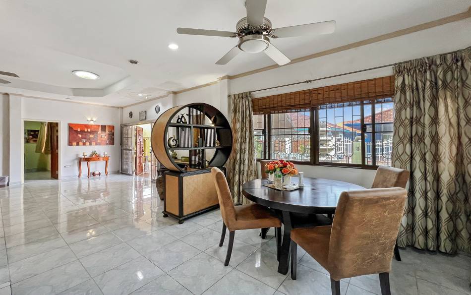 Pattaya, 3 Bedrooms Bedrooms, ,2 BathroomsBathrooms,House,SOLD,2748