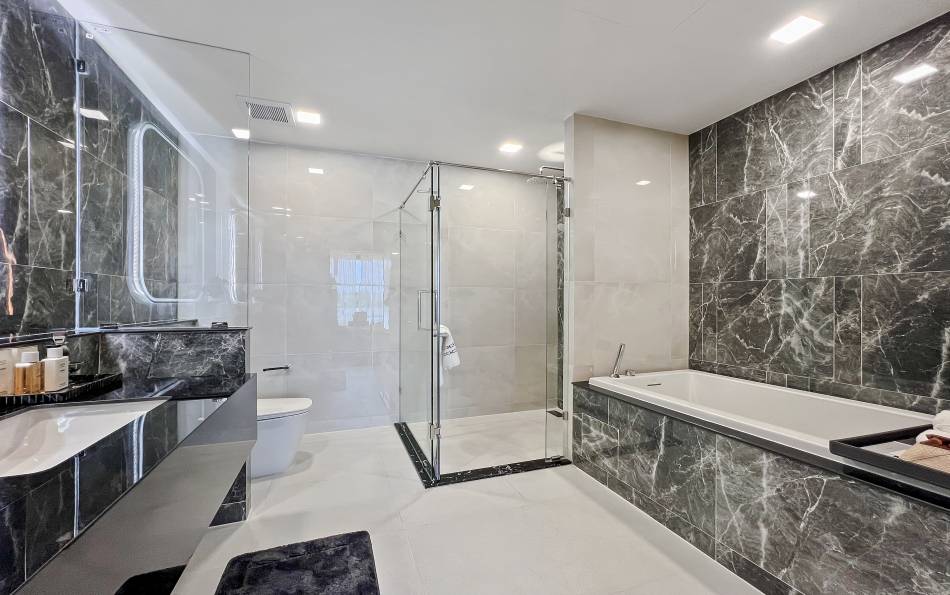 Pattaya, 3 Bedrooms Bedrooms, ,3 BathroomsBathrooms,Condo,For Sale,2765