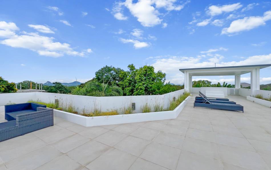 Pattaya, 9 Bedrooms Bedrooms, ,9 BathroomsBathrooms,House,For Sale,2798