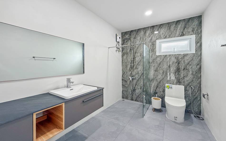 Pattaya, 5 Bedrooms Bedrooms, ,4 BathroomsBathrooms,House,For Rent,2802