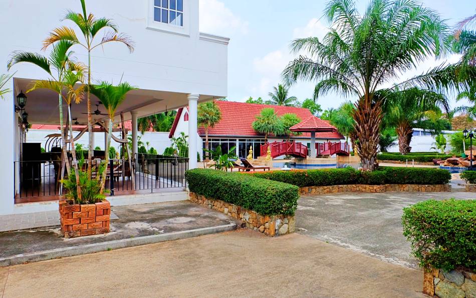 Pattaya, 10 Bedrooms Bedrooms, ,14 BathroomsBathrooms,House,For Sale,1527