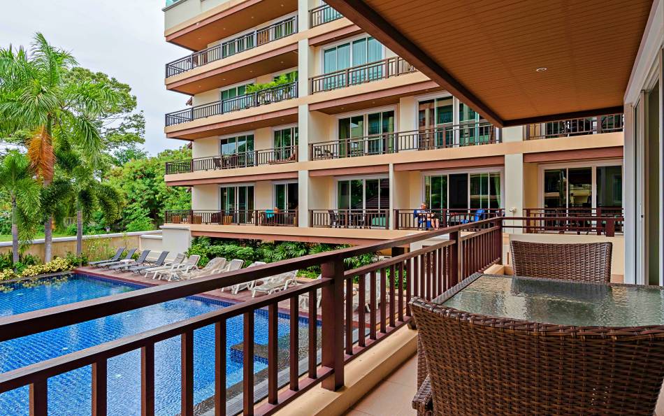 Large, 2-bedroom, condo, Jomtien, for sale, exclusive, beach