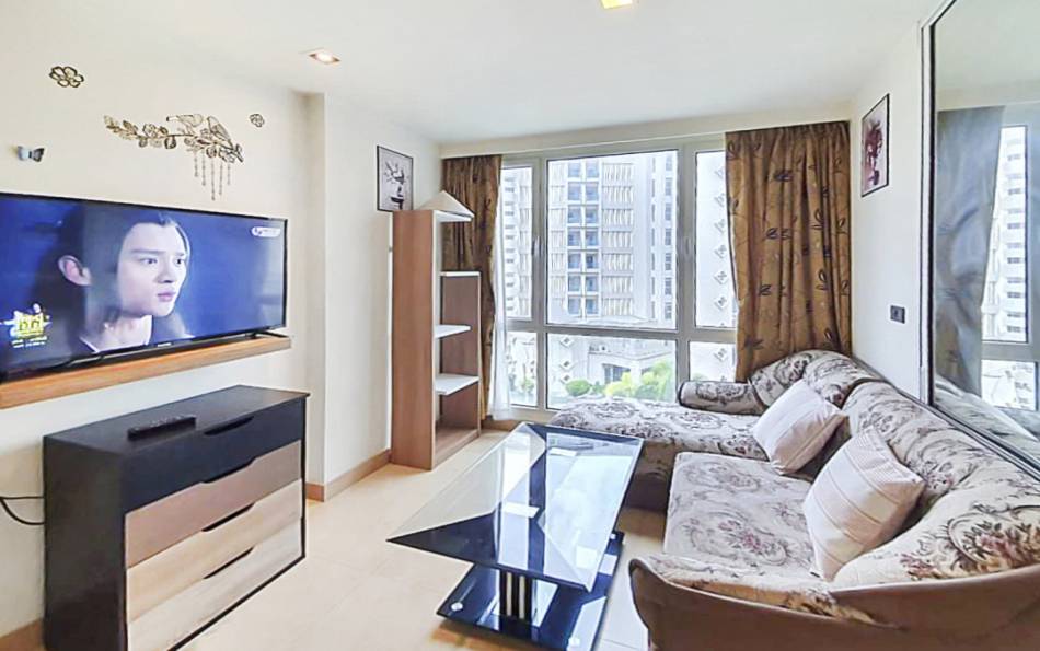 Cheap studio for rent in the Cliff, Pratumnak studio for rent, condos for rent Pattaya, Pattaya property, Property Excellence
